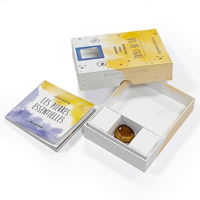صندوق هدايا صلب مخصص للاكسسوارات الزجاجية الكريستالية تأثير هولوغرافي والنوافذ على الغطاء