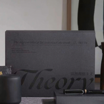 صندوق بريد بسحاب مخصص صديق للبيئة من الورق المقوى المموج مع تصفيح أسود غير لامع وتلميع بالأشعة فوق البنفسجية