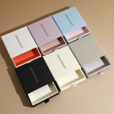 صندوق مجوهرات فاخر بتصميم وشعار مخصص علب هدايا مجوهرات شخصية صندوق تغليف مجوهرات أنيق وراقي للنساء