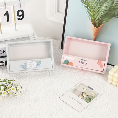 صندوق هدايا ملابس مخصصة عالية الجودة وشخصية لتصميم غلاف تغليف الجوارب والملابس والإكسسوارات مع نافذة