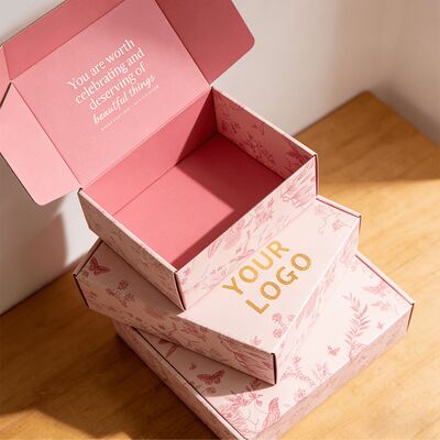 صناديق ورقية للشحن من الورق المقوى المموج الصديقة للبيئة والمصممة خصيصًا للملابس من الشركة المصنعة