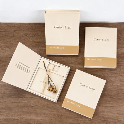 صندوق تغليف هدايا مغناطيسي من الورق المقوى الصلب بتصميم شعار مخصص لبطاقات رياضية