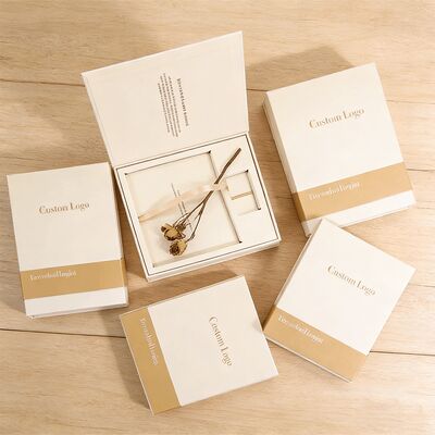 صندوق تغليف هدايا مغناطيسي من الورق المقوى الصلب بتصميم شعار مخصص لبطاقات رياضية