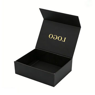 صناديق هدايا مغناطيسية صديقة للبيئة للبيع بالجملة بمقبض ورق مقوى أسود مخصص إسفنجي تصفيح غير لامع لبطاقات رياضية