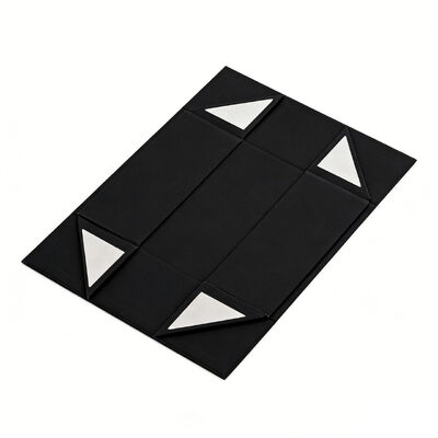 صناديق هدايا مغناطيسية صديقة للبيئة للبيع بالجملة بمقبض ورق مقوى أسود مخصص إسفنجي تصفيح غير لامع لبطاقات رياضية